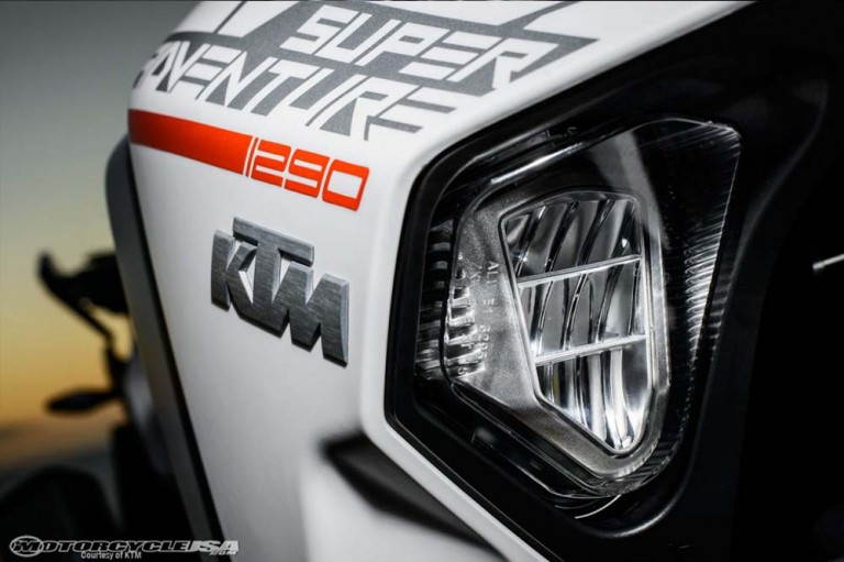 2015 KTM Super Adventure อีกหนึ่งตัวเลือกที่ไม่ควรมองข้าม