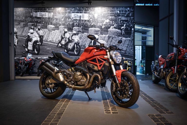 ราคาโดนใจ ดูคาติ วิภาวดี Super Sale! สินค้าครั้งใหญ่ พร้อม Demo Bike สุดสัปดาห์นี้นะจ๊ะ