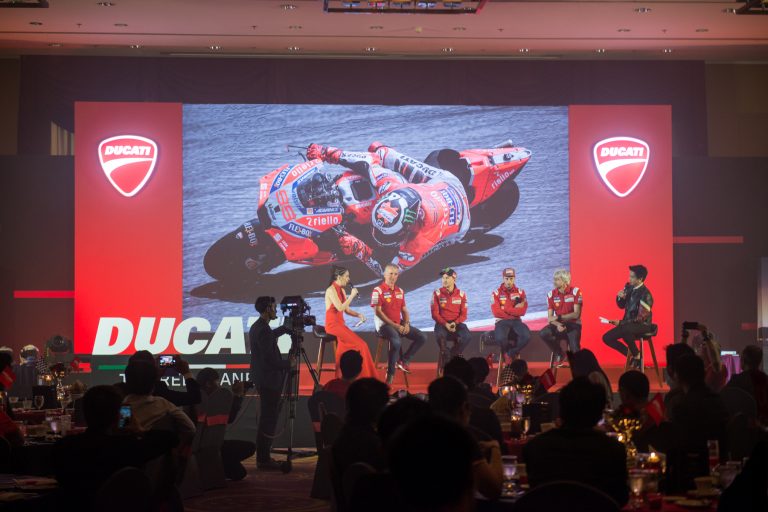 ดูคาติจัดดินเนอร์สุดเอ็กซ์คลูซีฟกับสองนักแข่ง MotoGP ในงาน The Red Planet Bangkok by  Sharich Holding