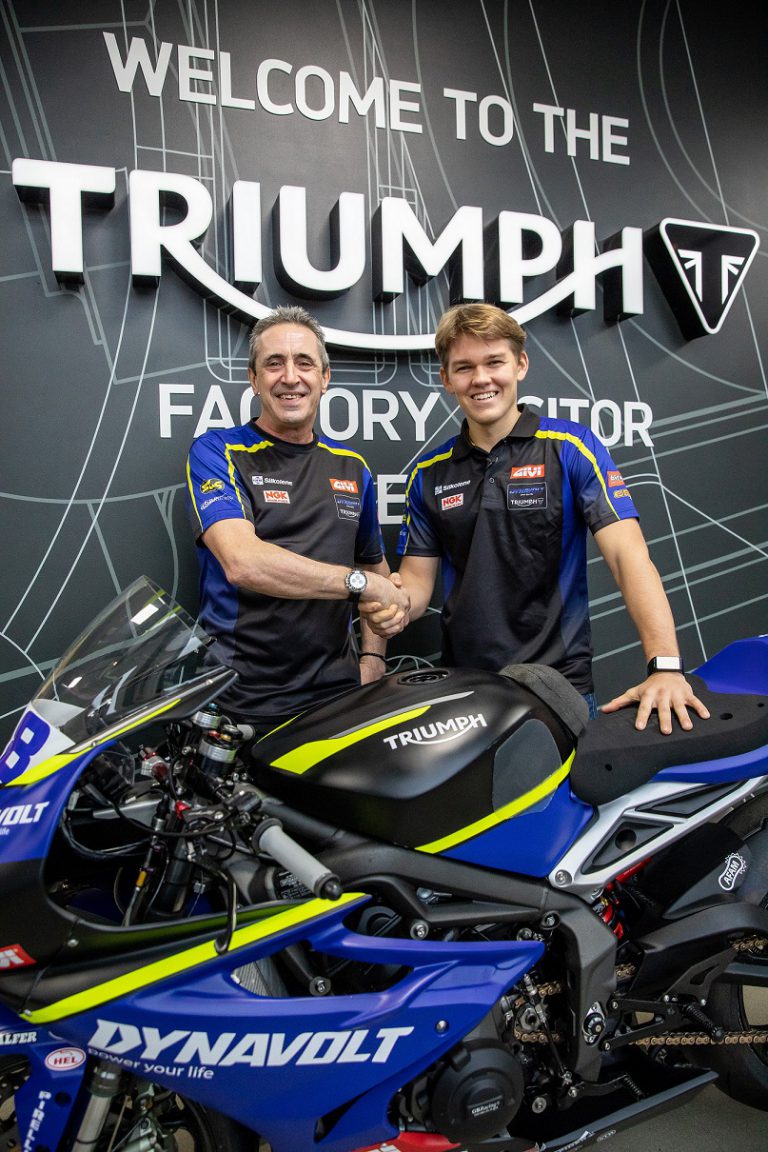 ทีมแข่ง Dynavolt Triumph ต้อนรับนักบิดหนุ่ม Hannes Soomer เพื่อเตรียมลุยรายการ World Supersport Championship ปี 2022