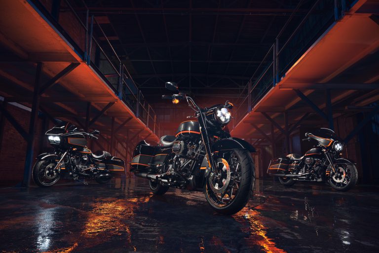 HARLEY-DAVIDSON® เผยโฉมรถมอเตอร์ไซค์ ที่มาพร้อมตัวเลือกสีคัสตอม Apex จากโรงงานใหม่ล่าสุด  ปลุกแรงบันดาลใจจากการแข่งขันของ HARLEY-DAVIDSON® จัดเต็มสำหรับรถรุ่นทัวร์ริ่งทั้งหมด 9 รุ่น
