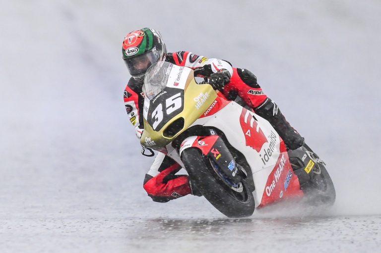 สู้ใหม่! แฟนชาวไทยส่งกำลังใจ “ก้อง-สมเกียรติ” หลังฝนถล่มทำพลาดล้ม โมโตทู โฮมเรซ